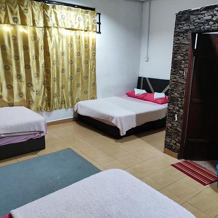 Kencana Guest House Pantai Cenang  Buitenkant foto