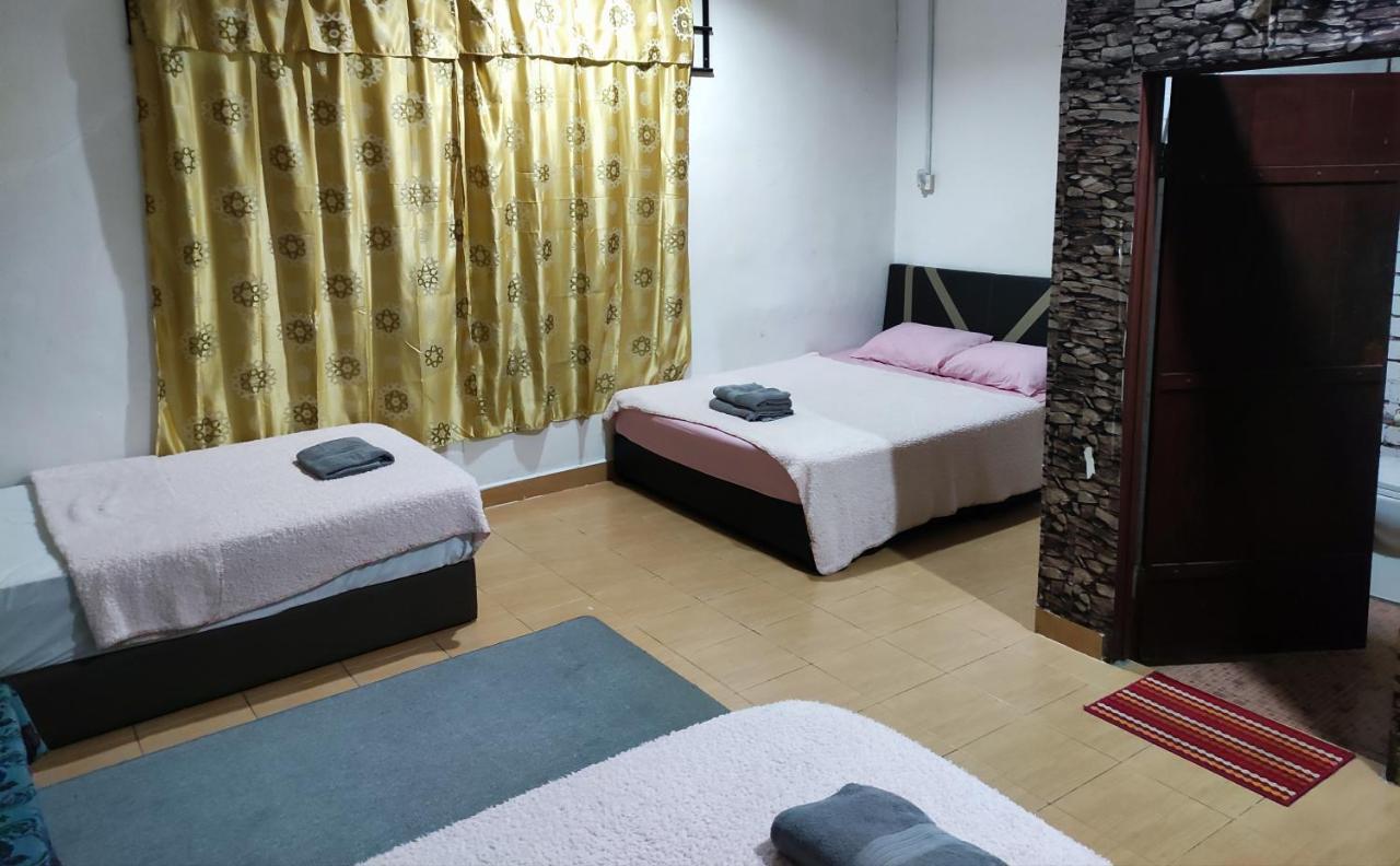 Kencana Guest House Pantai Cenang  Buitenkant foto