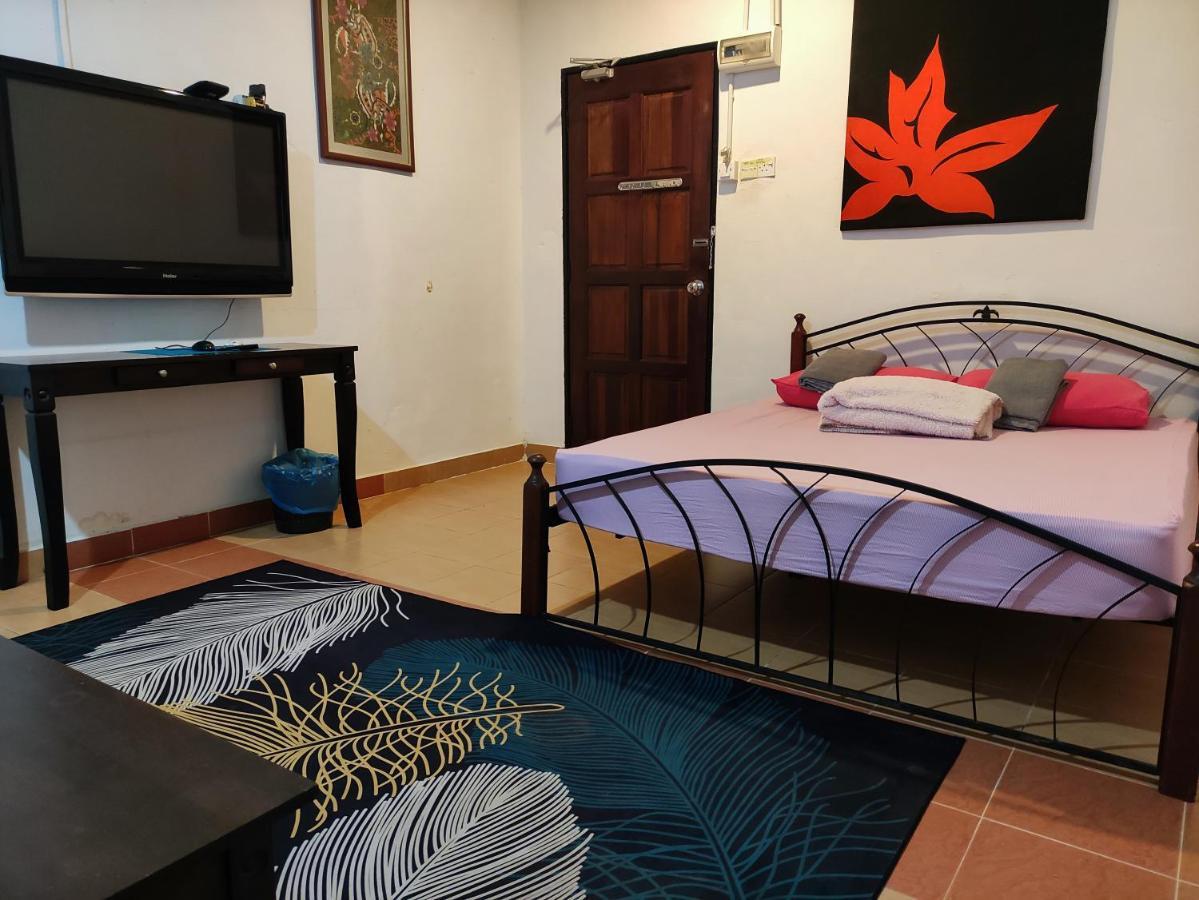 Kencana Guest House Pantai Cenang  Buitenkant foto