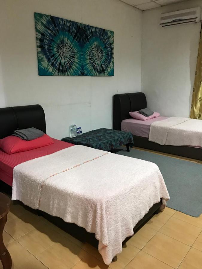 Kencana Guest House Pantai Cenang  Buitenkant foto