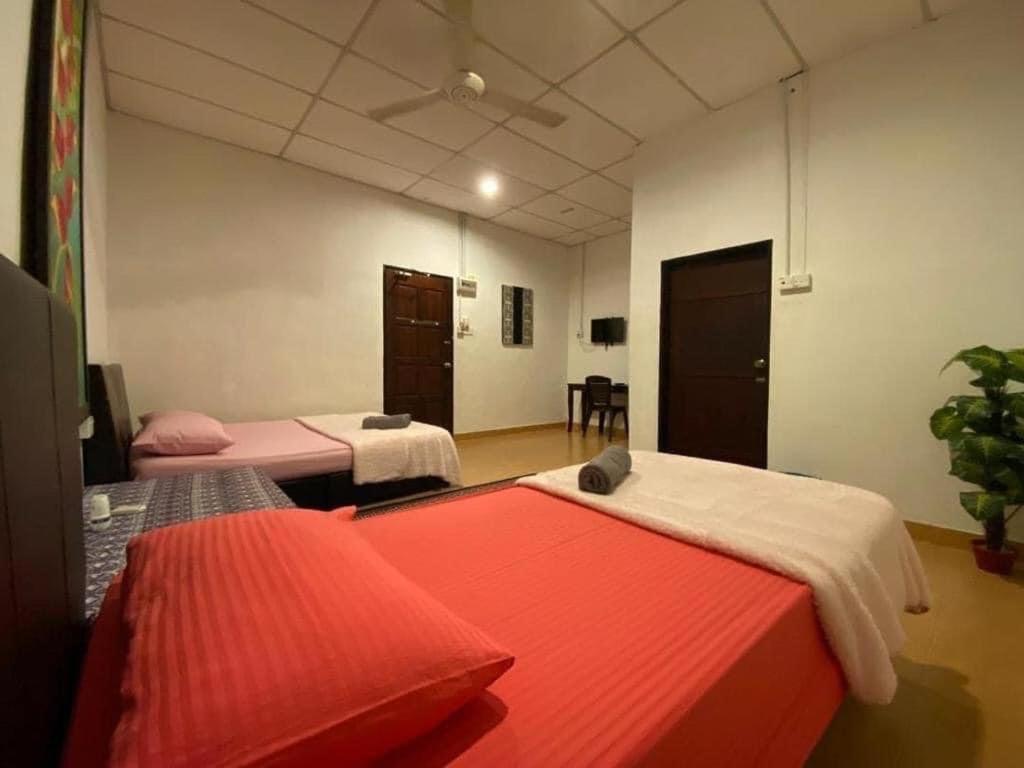 Kencana Guest House Pantai Cenang  Buitenkant foto
